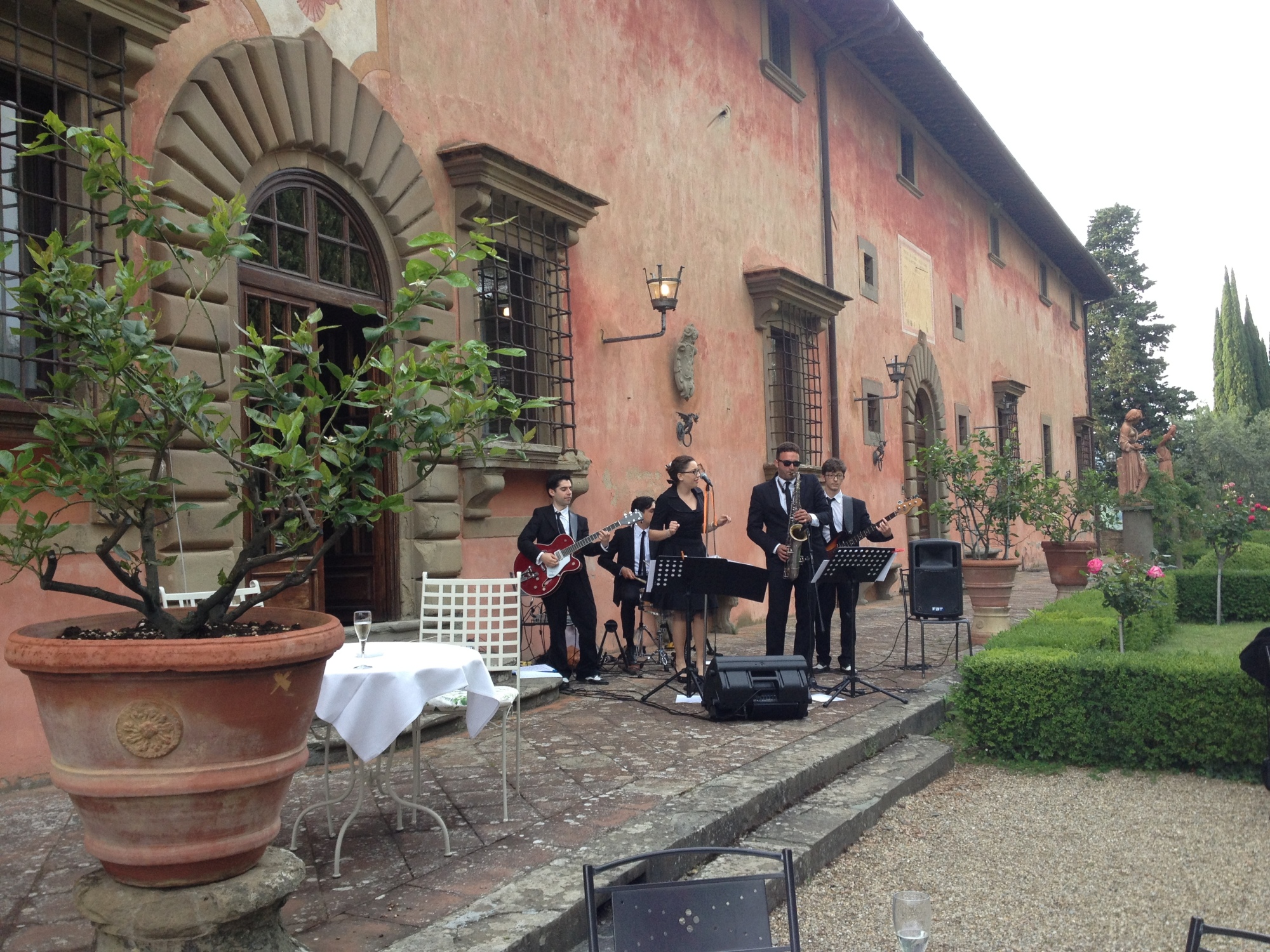 Villa Viamaggio - musicians from Firenze